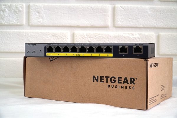 NETGEAR 10-Port PoE Gigabit Ethernet Smart Switch (GS110TPP) - Managed with 8 x PoE+ @ 120W, Desktop/Wall Mount